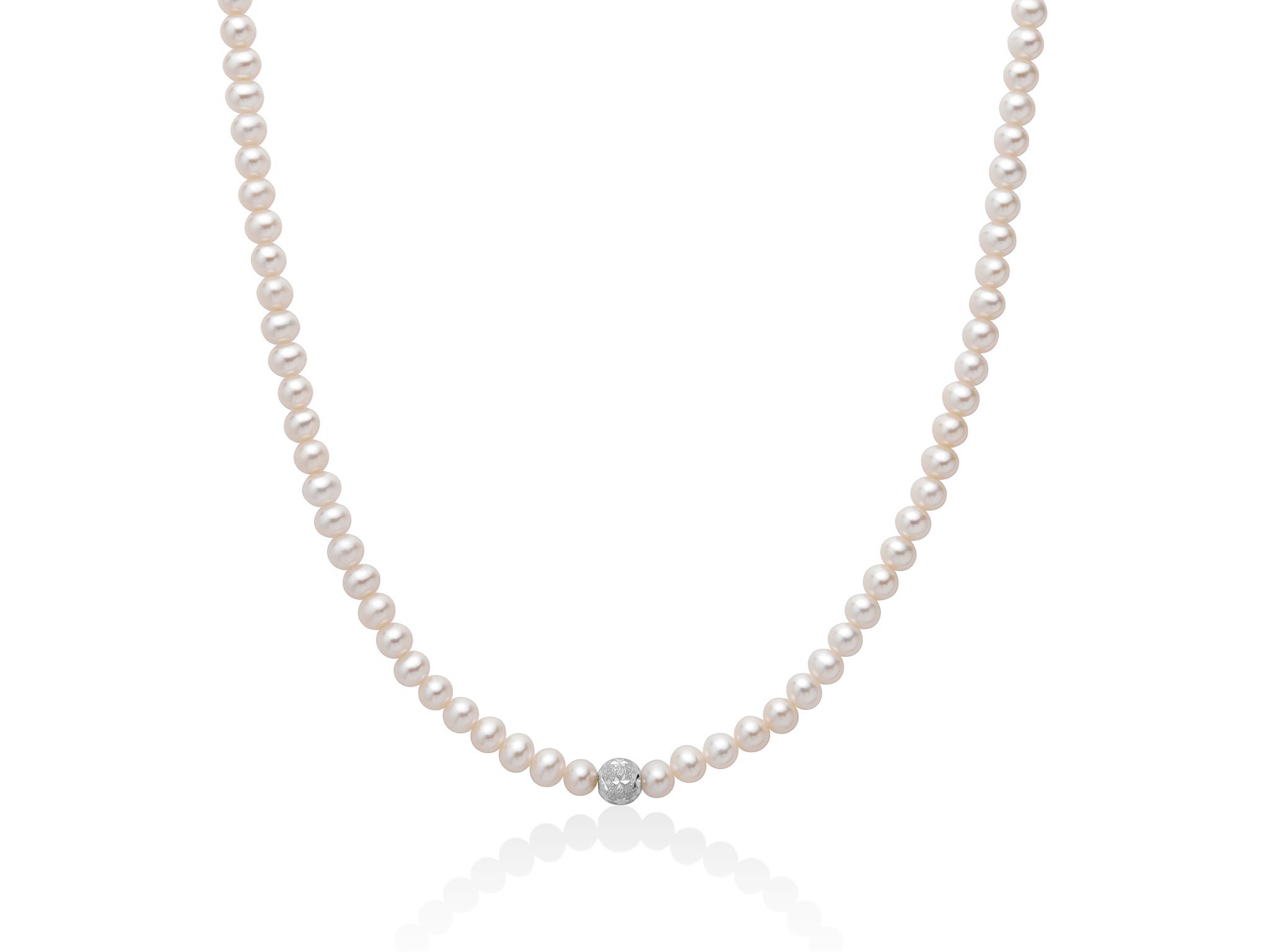 Collana di perle Oriente con sfera centrale in oro bianco stellata